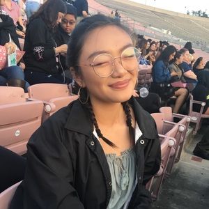 Meet your Posher, Julia